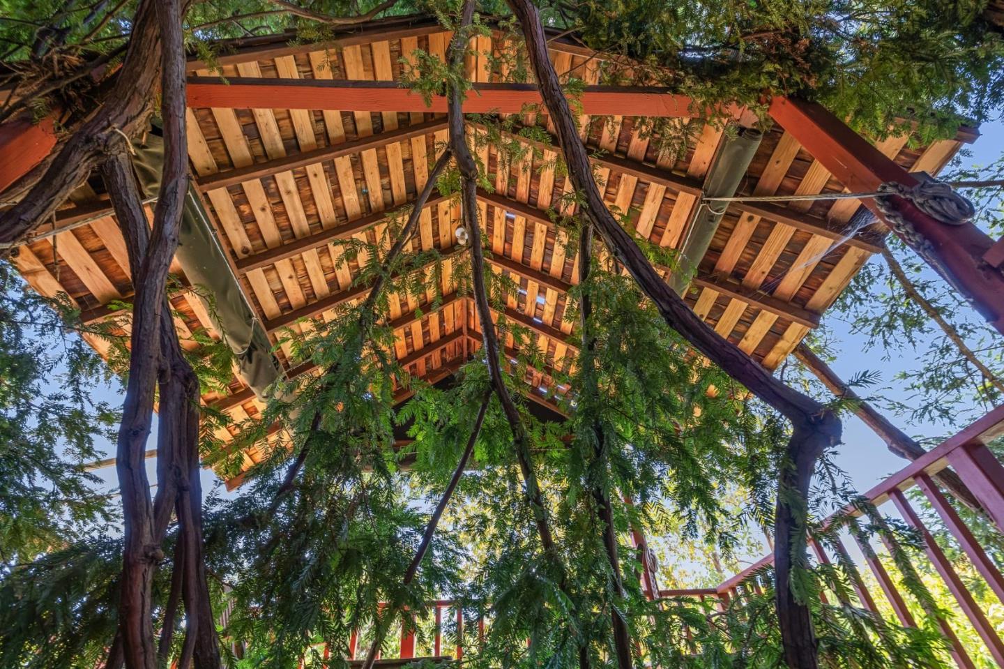 Detail Gallery Image 147 of 151 For 590 Center Dr, Palo Alto,  CA 94301 - 5 Beds | 3 Baths