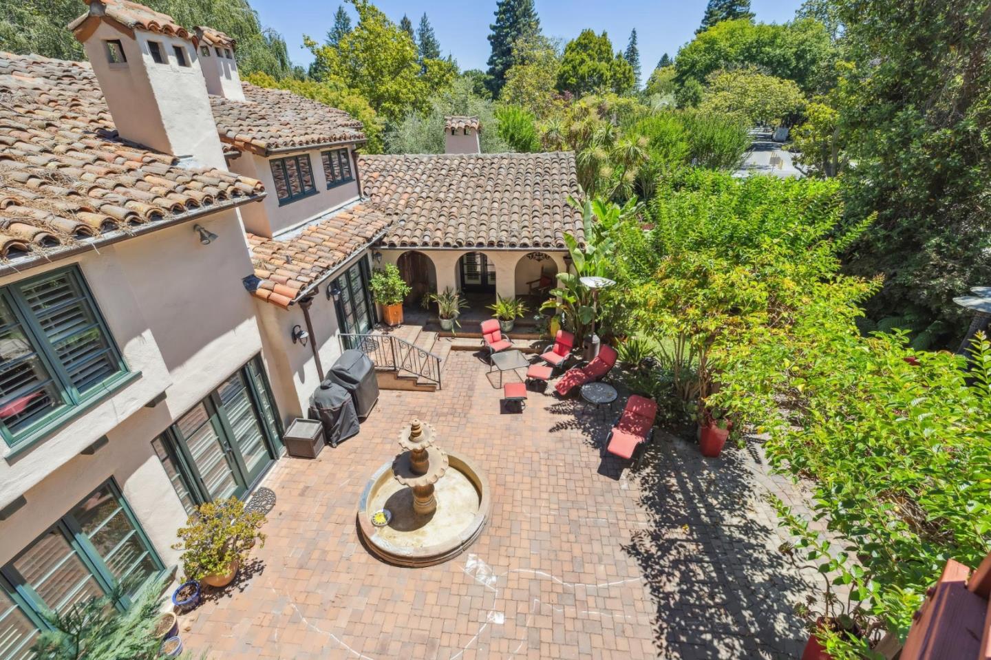 Detail Gallery Image 150 of 151 For 590 Center Dr, Palo Alto,  CA 94301 - 5 Beds | 3 Baths