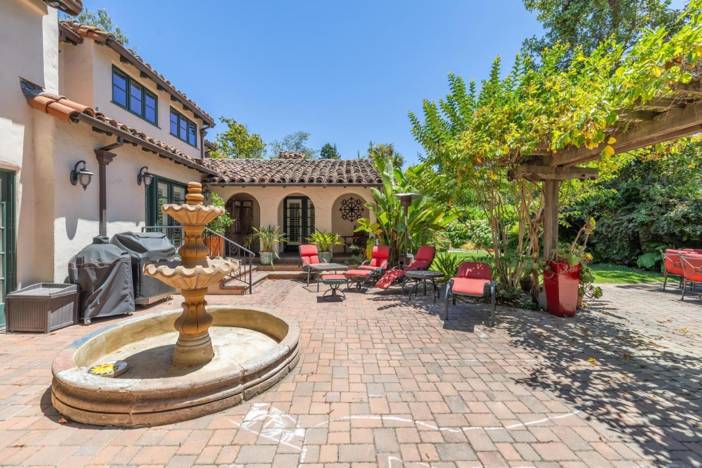 Detail Gallery Image 151 of 151 For 590 Center Dr, Palo Alto,  CA 94301 - 5 Beds | 3 Baths