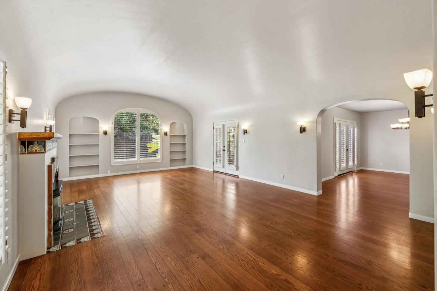 Detail Gallery Image 20 of 151 For 590 Center Dr, Palo Alto,  CA 94301 - 5 Beds | 3 Baths