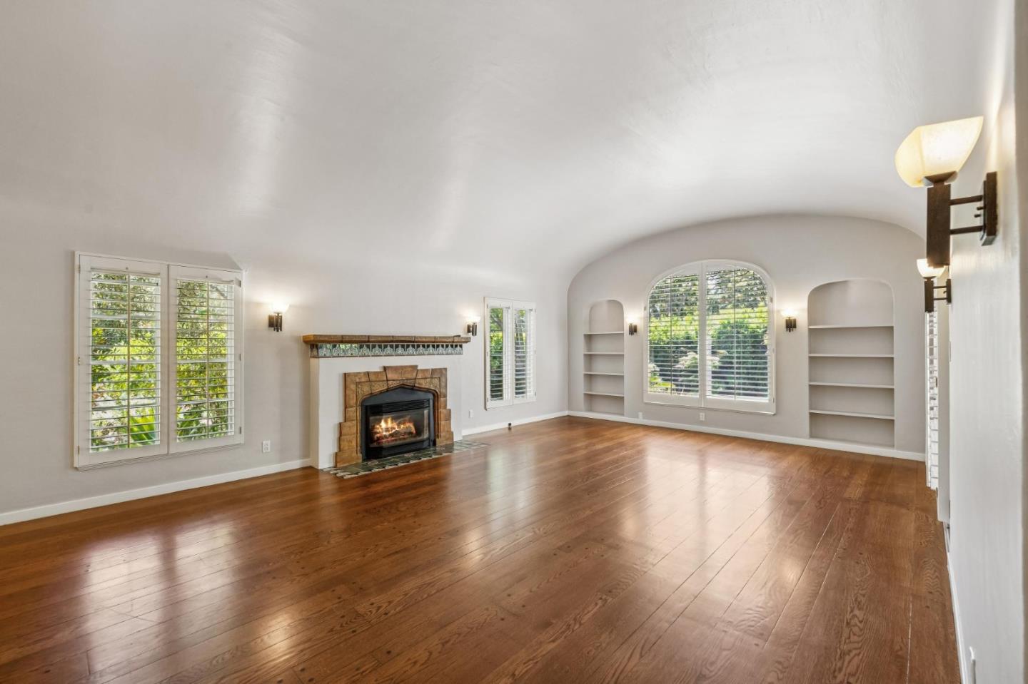 Detail Gallery Image 21 of 151 For 590 Center Dr, Palo Alto,  CA 94301 - 5 Beds | 3 Baths