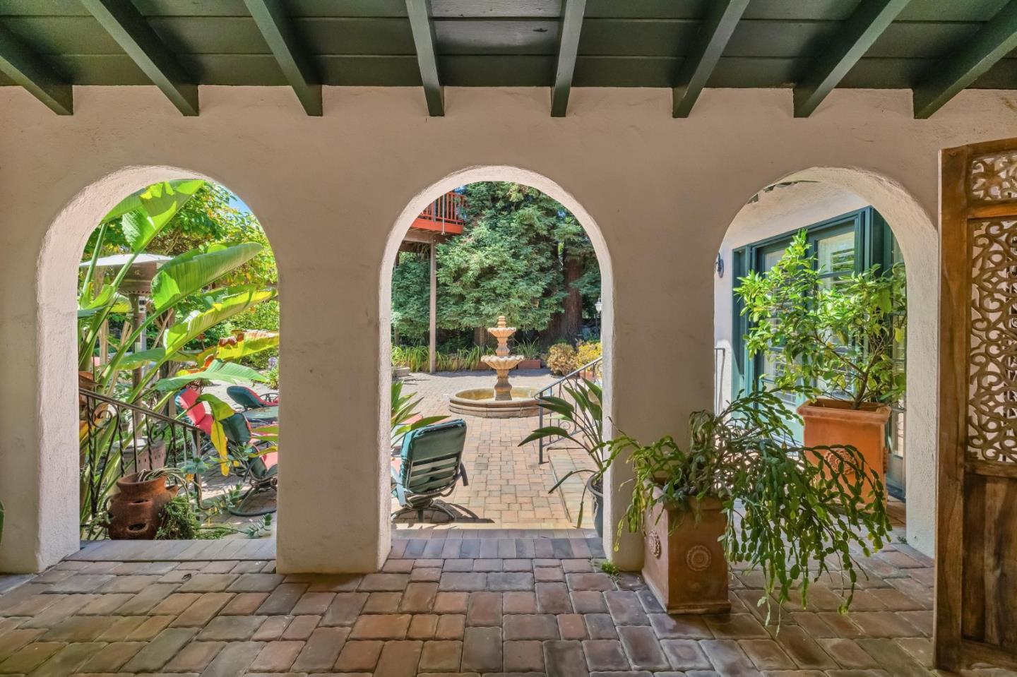 Detail Gallery Image 36 of 151 For 590 Center Dr, Palo Alto,  CA 94301 - 5 Beds | 3 Baths