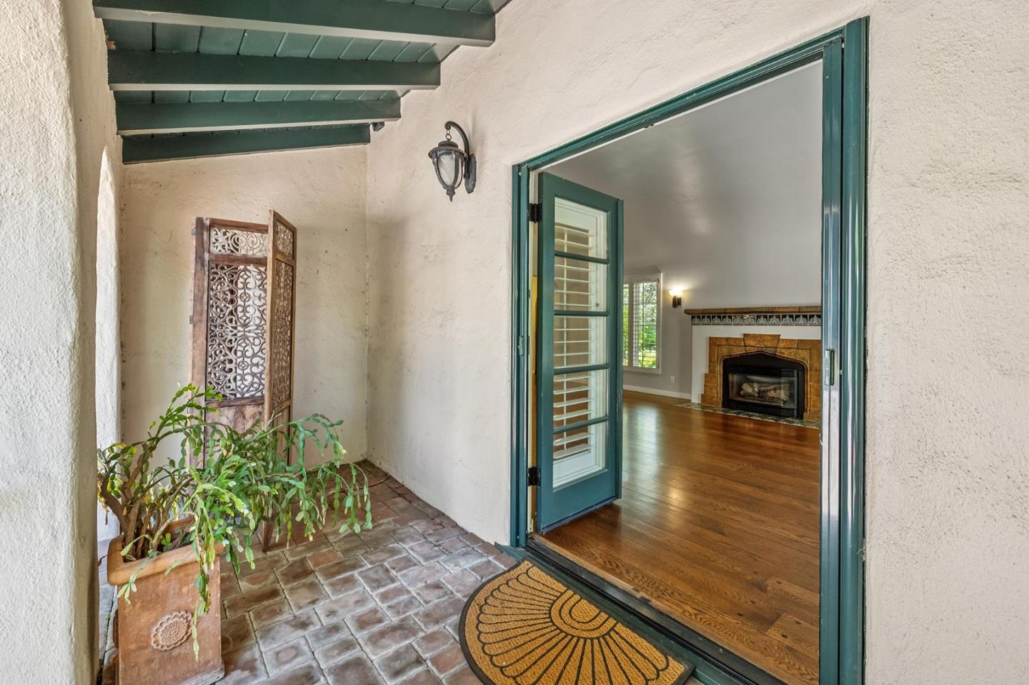 Detail Gallery Image 38 of 151 For 590 Center Dr, Palo Alto,  CA 94301 - 5 Beds | 3 Baths