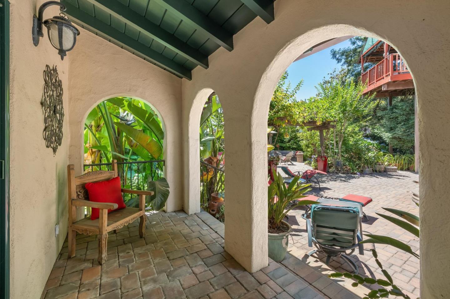 Detail Gallery Image 42 of 151 For 590 Center Dr, Palo Alto,  CA 94301 - 5 Beds | 3 Baths