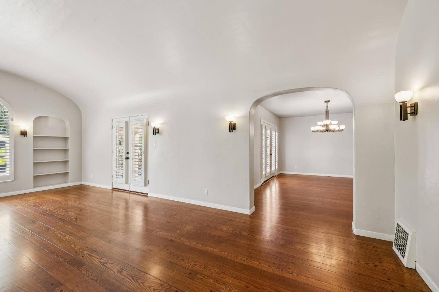 Detail Gallery Image 43 of 151 For 590 Center Dr, Palo Alto,  CA 94301 - 5 Beds | 3 Baths