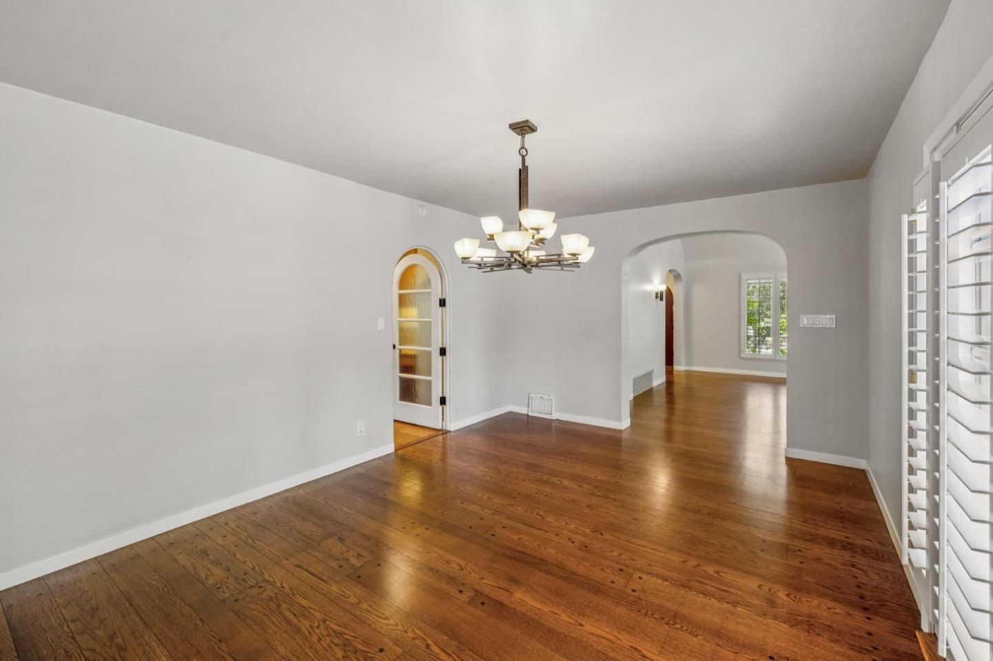 Detail Gallery Image 45 of 151 For 590 Center Dr, Palo Alto,  CA 94301 - 5 Beds | 3 Baths