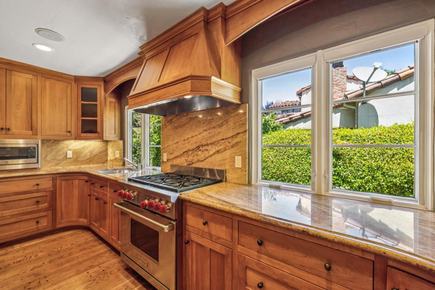 Detail Gallery Image 59 of 151 For 590 Center Dr, Palo Alto,  CA 94301 - 5 Beds | 3 Baths