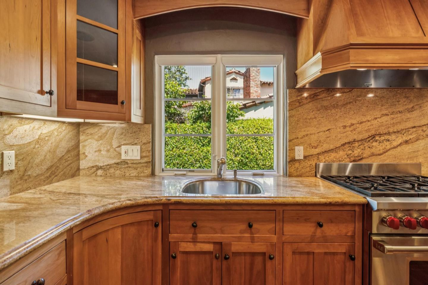 Detail Gallery Image 60 of 151 For 590 Center Dr, Palo Alto,  CA 94301 - 5 Beds | 3 Baths