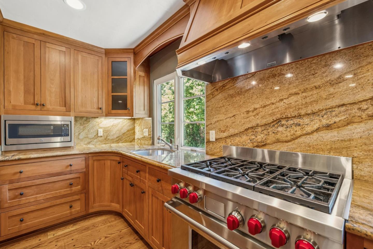 Detail Gallery Image 63 of 151 For 590 Center Dr, Palo Alto,  CA 94301 - 5 Beds | 3 Baths