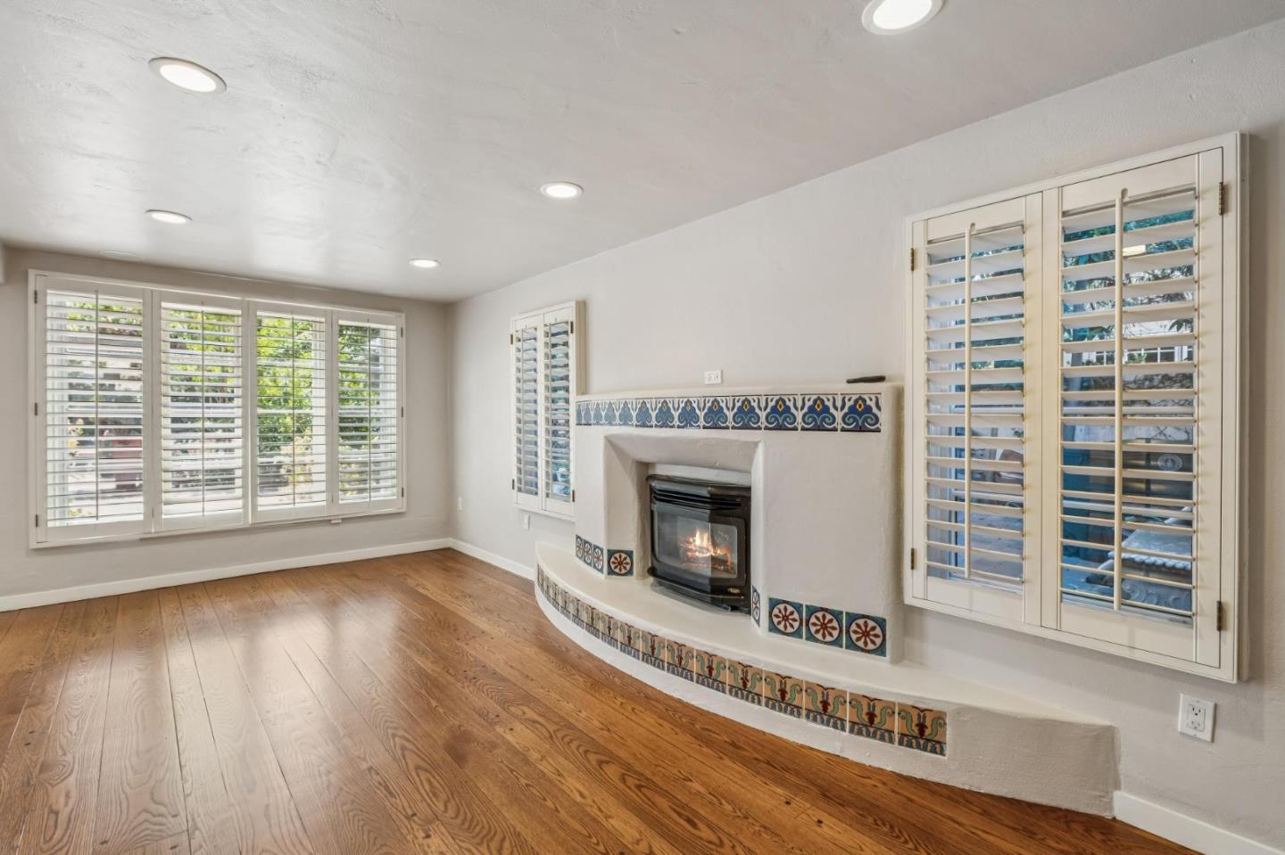 Detail Gallery Image 71 of 151 For 590 Center Dr, Palo Alto,  CA 94301 - 5 Beds | 3 Baths