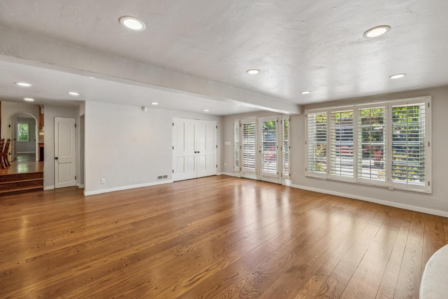 Detail Gallery Image 72 of 151 For 590 Center Dr, Palo Alto,  CA 94301 - 5 Beds | 3 Baths