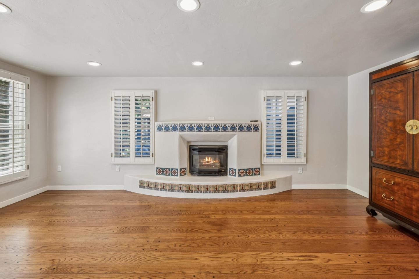 Detail Gallery Image 73 of 151 For 590 Center Dr, Palo Alto,  CA 94301 - 5 Beds | 3 Baths