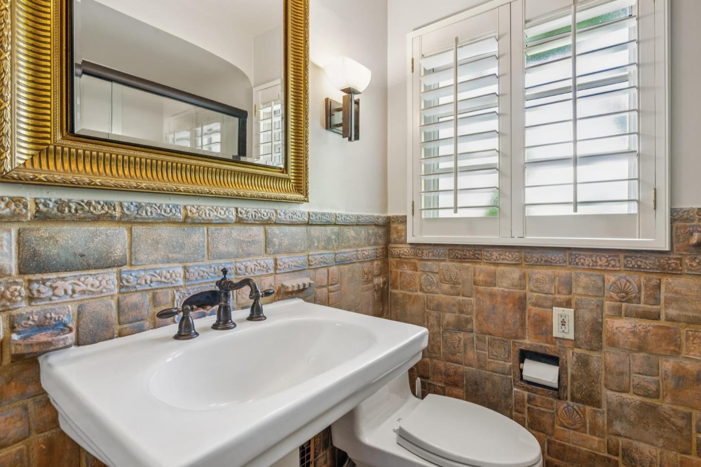 Detail Gallery Image 78 of 151 For 590 Center Dr, Palo Alto,  CA 94301 - 5 Beds | 3 Baths