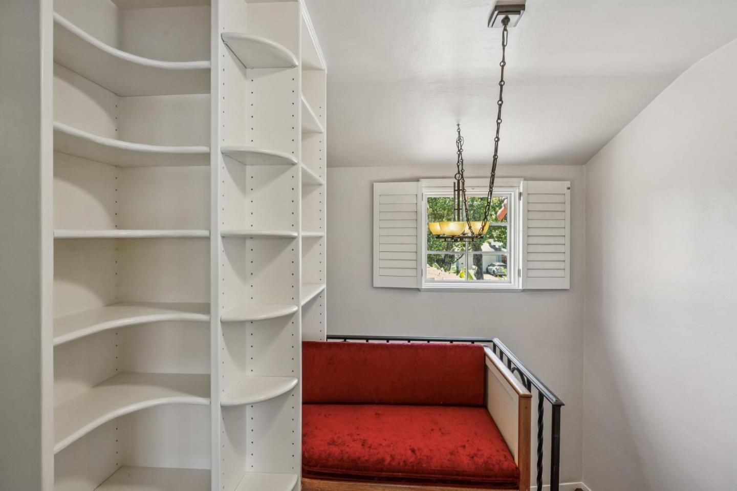 Detail Gallery Image 85 of 151 For 590 Center Dr, Palo Alto,  CA 94301 - 5 Beds | 3 Baths