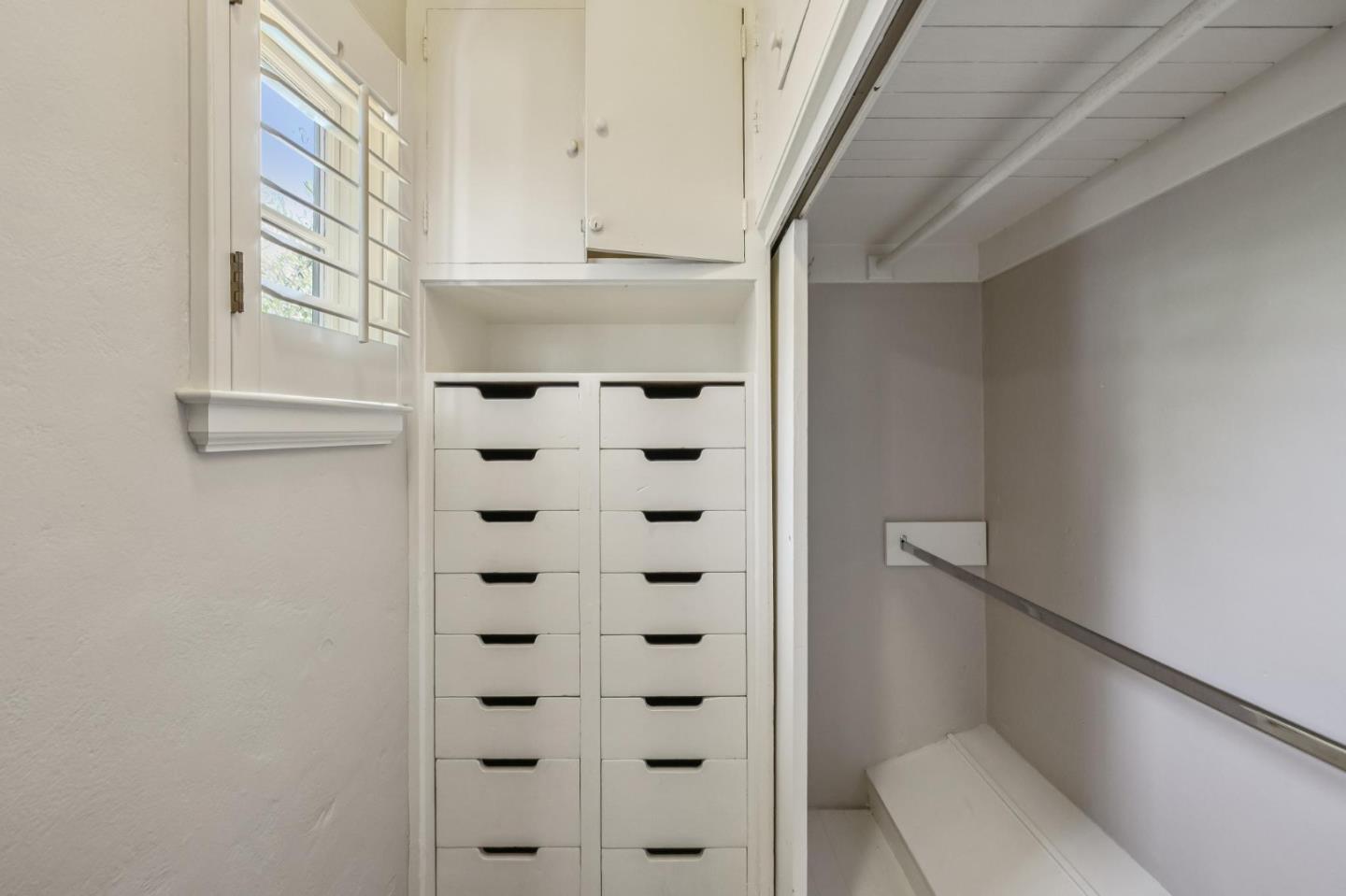 Detail Gallery Image 90 of 151 For 590 Center Dr, Palo Alto,  CA 94301 - 5 Beds | 3 Baths