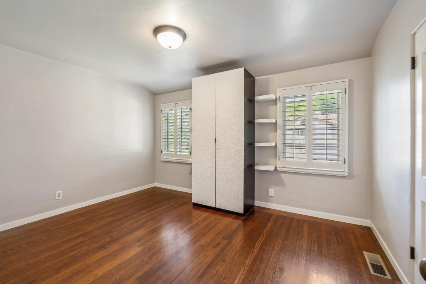 Detail Gallery Image 96 of 151 For 590 Center Dr, Palo Alto,  CA 94301 - 5 Beds | 3 Baths