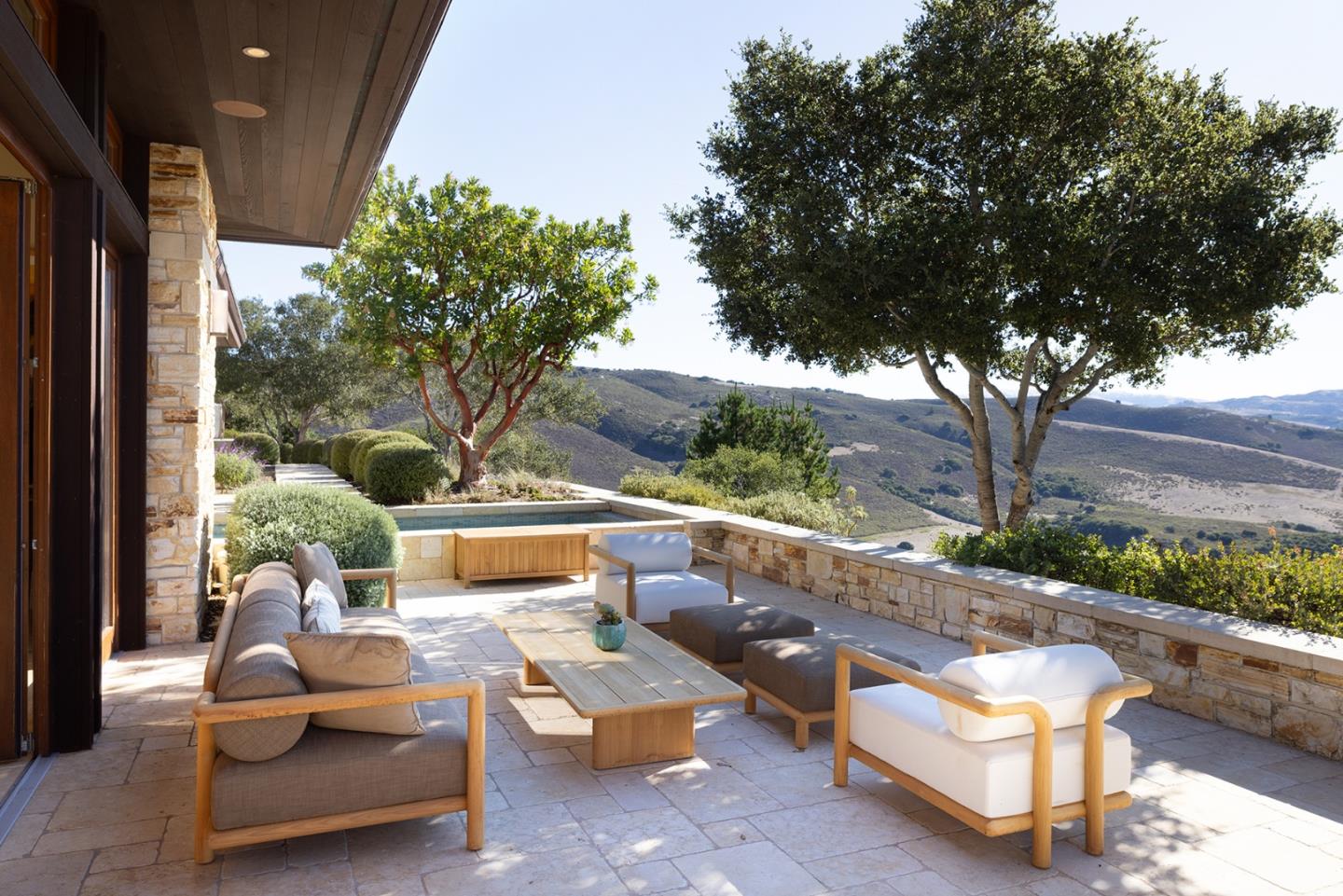 Detail Gallery Image 16 of 74 For 53 Marguerite, Carmel,  CA 93923 - 5 Beds | 5/1 Baths