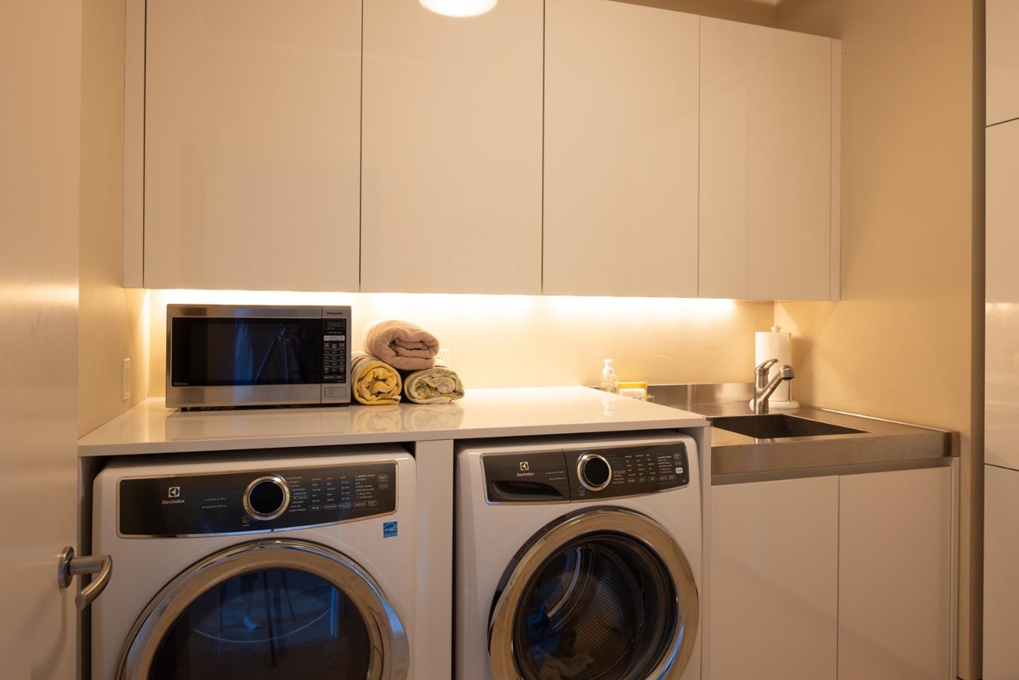 Detail Gallery Image 52 of 74 For 53 Marguerite, Carmel,  CA 93923 - 5 Beds | 5/1 Baths