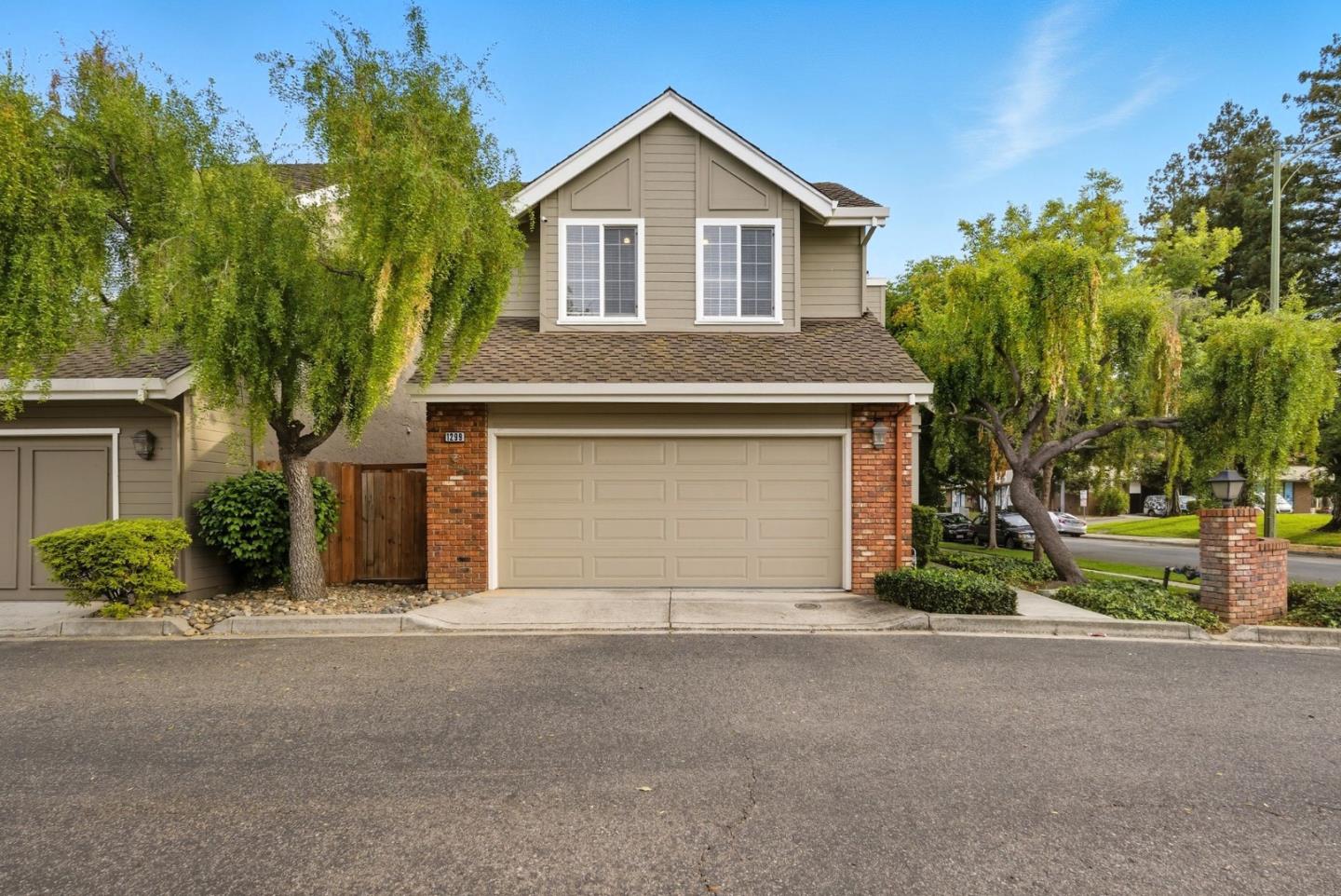 Detail Gallery Image 2 of 42 For 1299 Foxwood Dr, San Jose,  CA 95118 - 3 Beds | 2/1 Baths