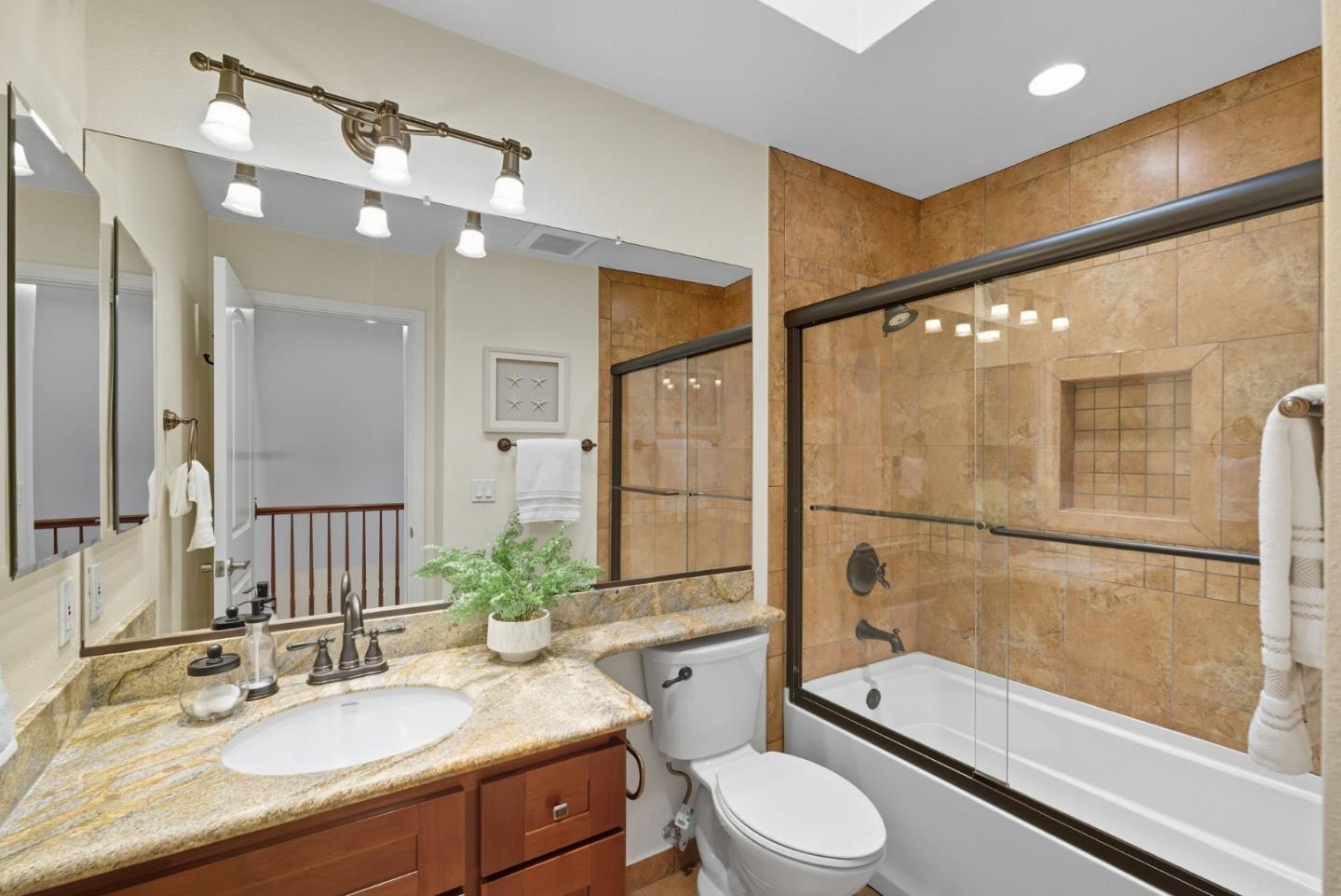 Detail Gallery Image 29 of 42 For 1299 Foxwood Dr, San Jose,  CA 95118 - 3 Beds | 2/1 Baths