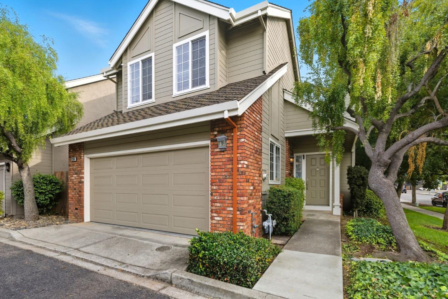 Detail Gallery Image 3 of 42 For 1299 Foxwood Dr, San Jose,  CA 95118 - 3 Beds | 2/1 Baths