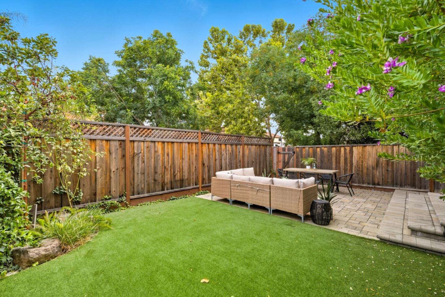 Detail Gallery Image 35 of 42 For 1299 Foxwood Dr, San Jose,  CA 95118 - 3 Beds | 2/1 Baths