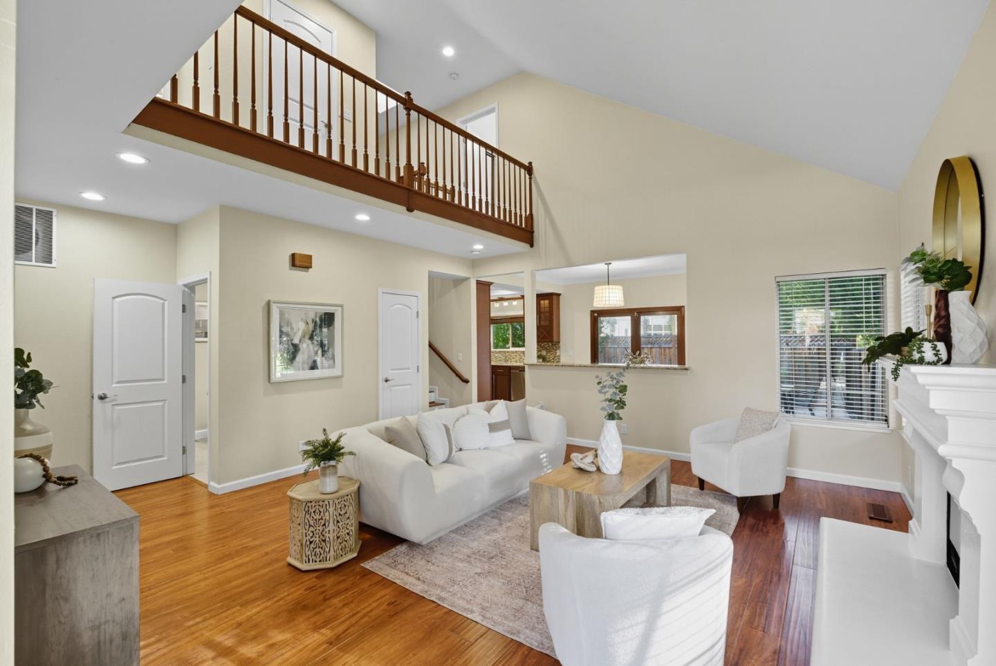 Detail Gallery Image 4 of 42 For 1299 Foxwood Dr, San Jose,  CA 95118 - 3 Beds | 2/1 Baths