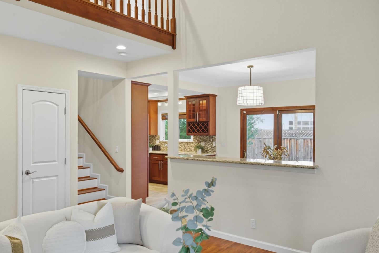 Detail Gallery Image 9 of 42 For 1299 Foxwood Dr, San Jose,  CA 95118 - 3 Beds | 2/1 Baths