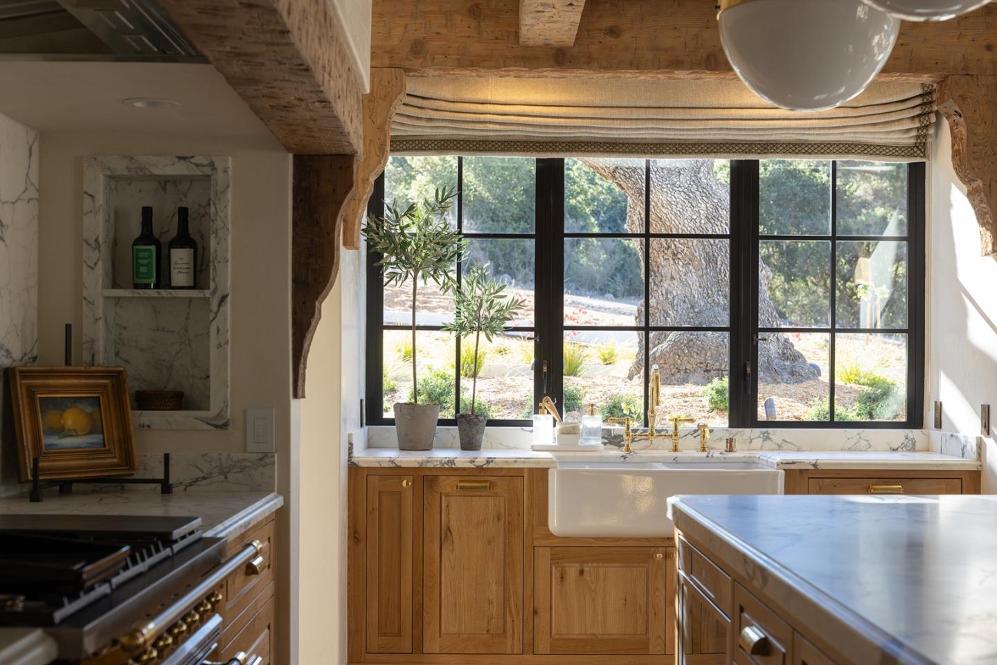 Detail Gallery Image 15 of 66 For 10 Encina Dr, Carmel Valley,  CA 93924 - 4 Beds | 4/1 Baths