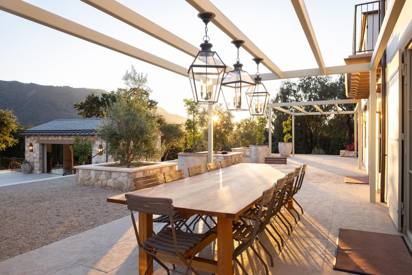 Detail Gallery Image 19 of 66 For 10 Encina Dr, Carmel Valley,  CA 93924 - 4 Beds | 4/1 Baths