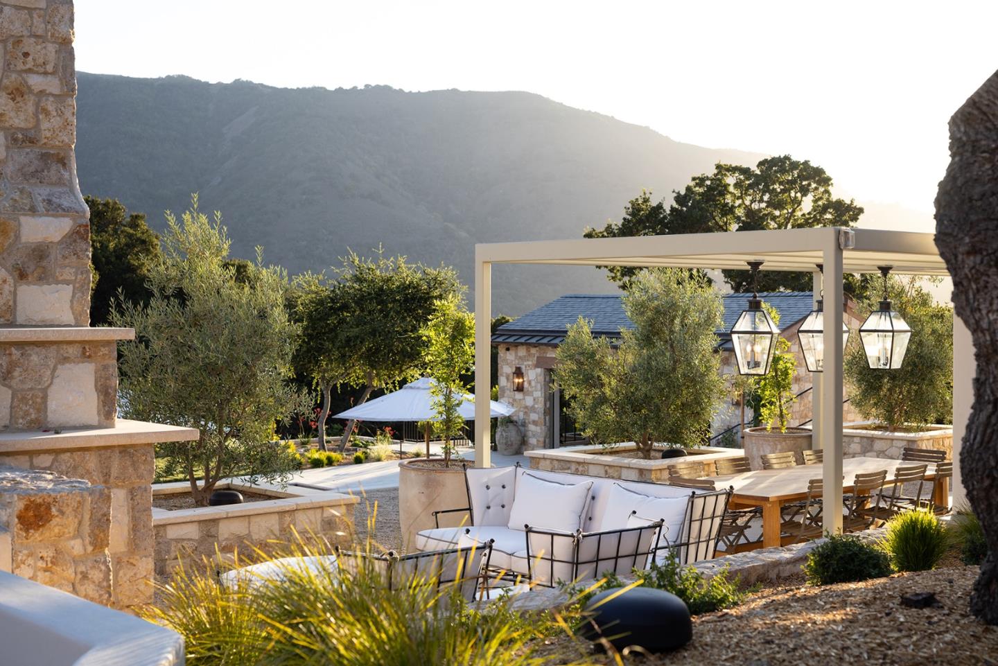 Detail Gallery Image 22 of 66 For 10 Encina Dr, Carmel Valley,  CA 93924 - 4 Beds | 4/1 Baths