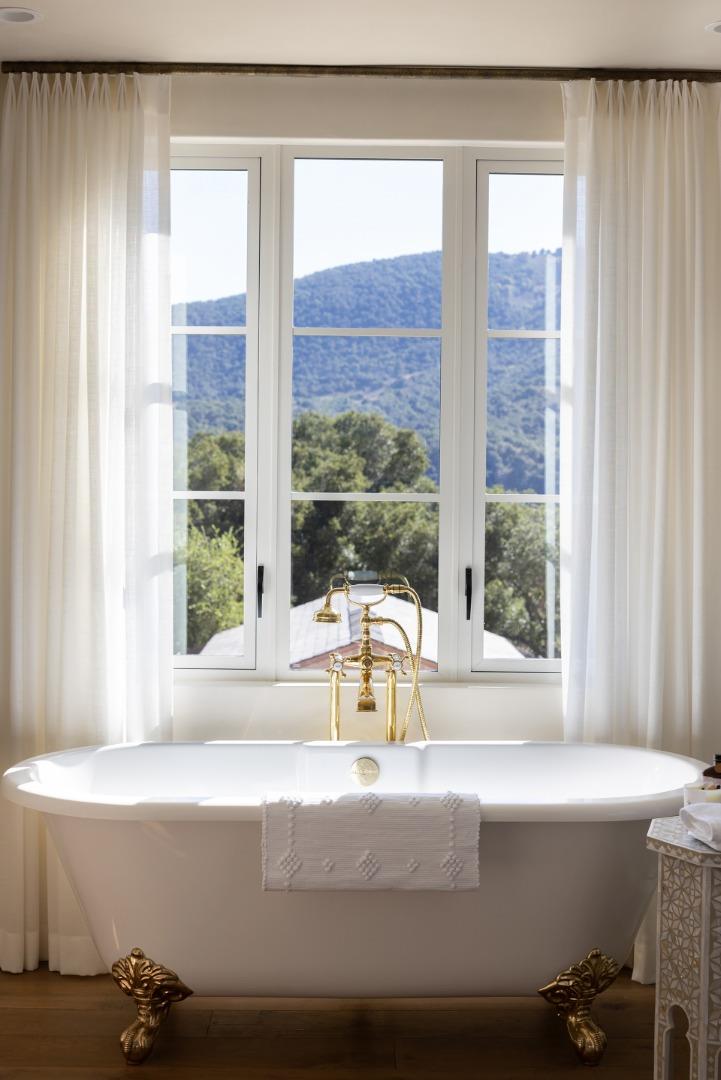 Detail Gallery Image 34 of 66 For 10 Encina Dr, Carmel Valley,  CA 93924 - 4 Beds | 4/1 Baths