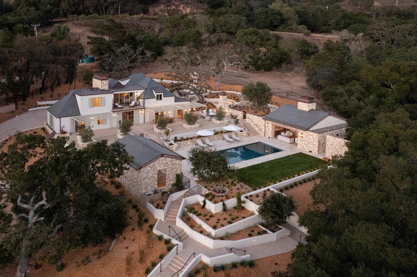 Detail Gallery Image 4 of 66 For 10 Encina Dr, Carmel Valley,  CA 93924 - 4 Beds | 4/1 Baths