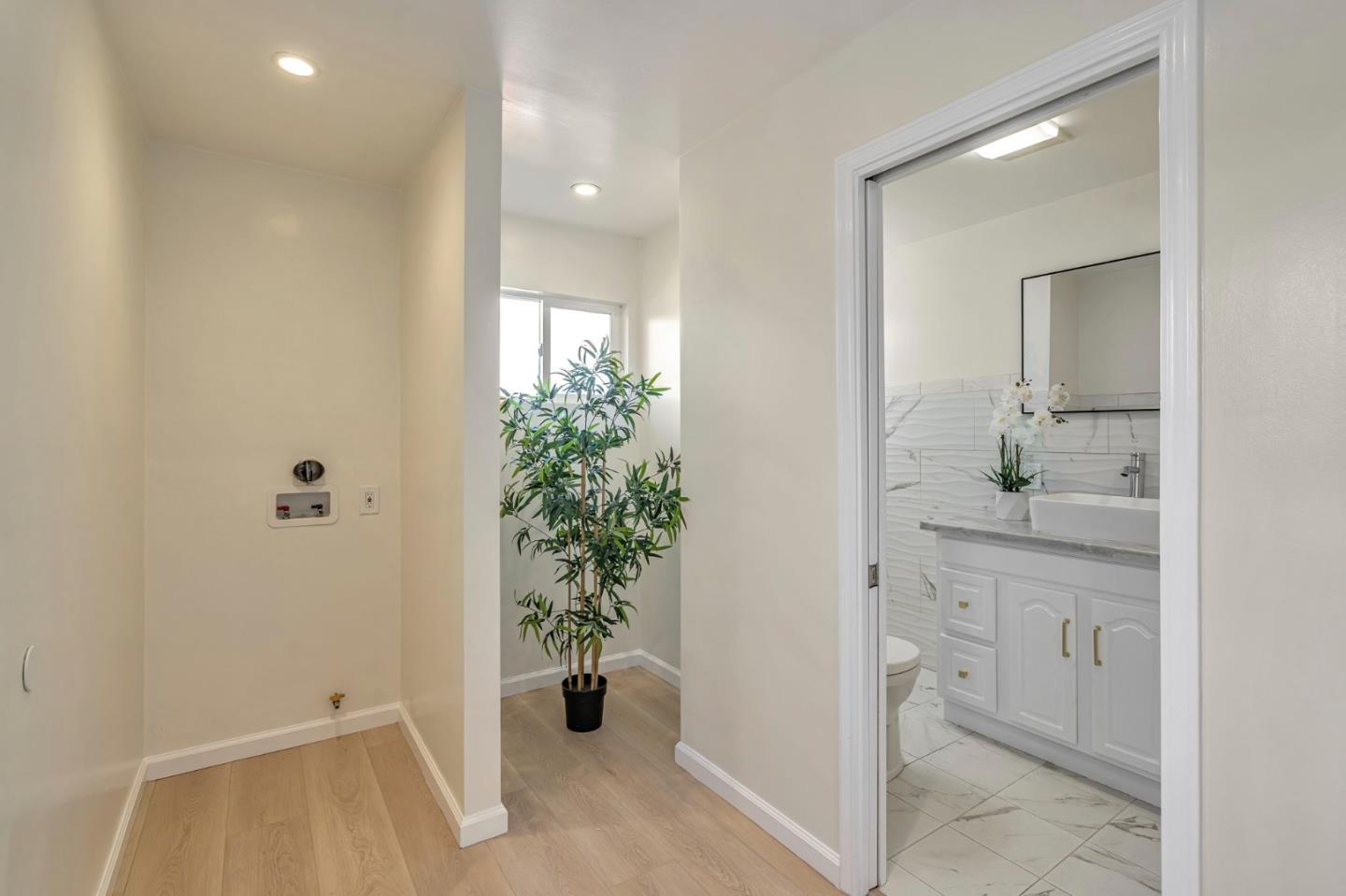 Detail Gallery Image 12 of 18 For 1237 Ashby Ave, Berkeley,  CA 94702 - 2 Beds | 2 Baths