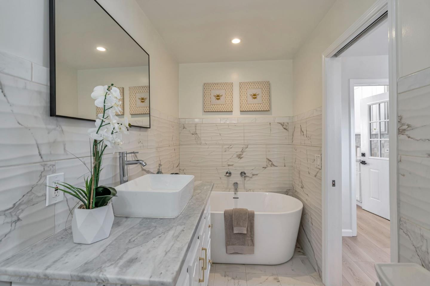 Detail Gallery Image 13 of 18 For 1237 Ashby Ave, Berkeley,  CA 94702 - 2 Beds | 2 Baths