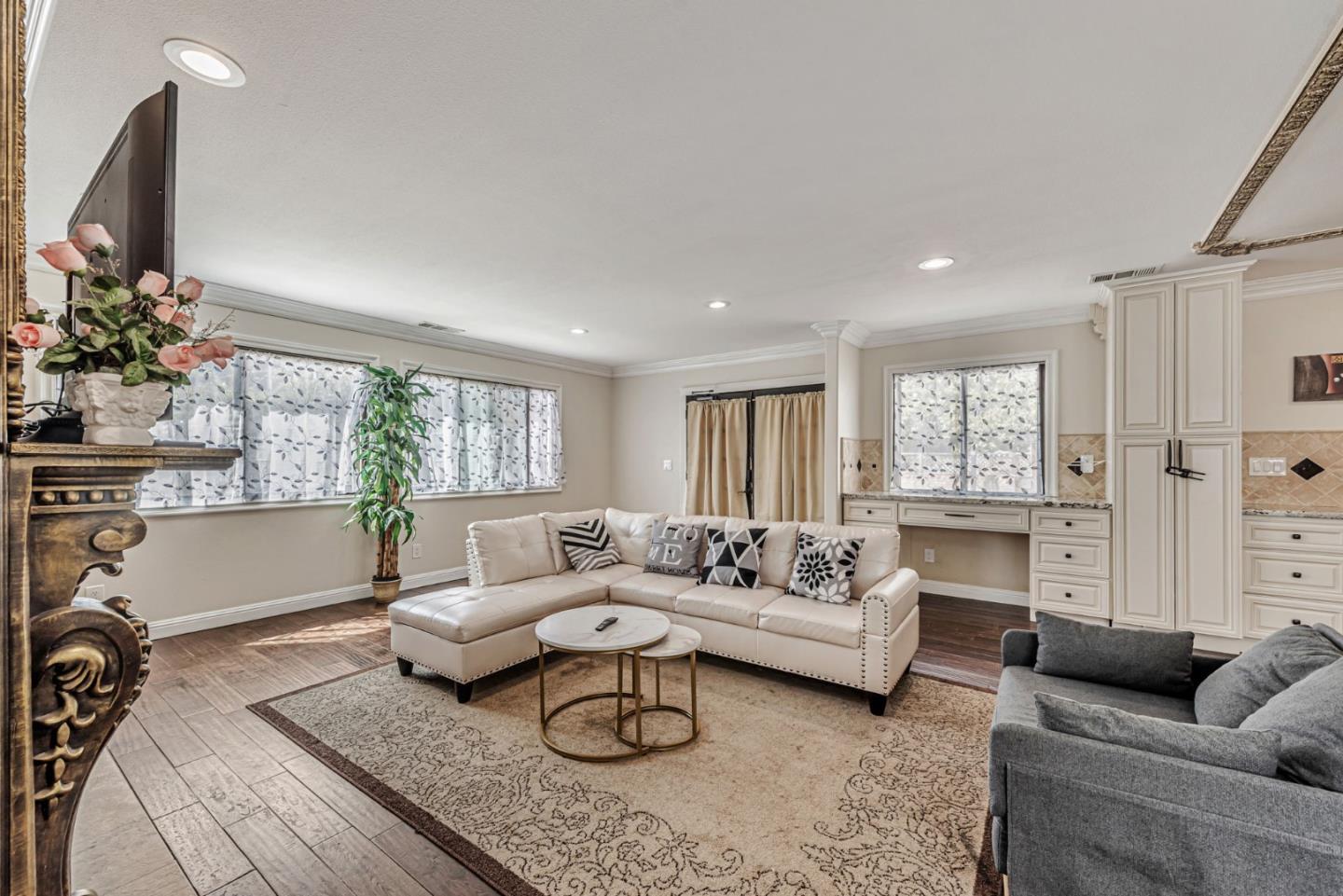 Detail Gallery Image 12 of 65 For 101 S 13th St, San Jose,  CA 95112 - 5 Beds | 5 Baths