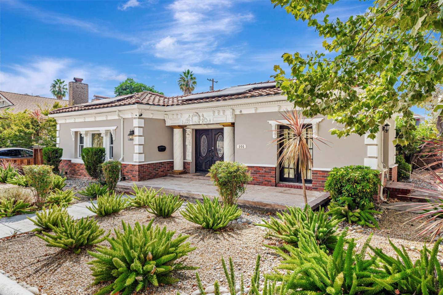 Detail Gallery Image 2 of 65 For 101 S 13th St, San Jose,  CA 95112 - 5 Beds | 5 Baths