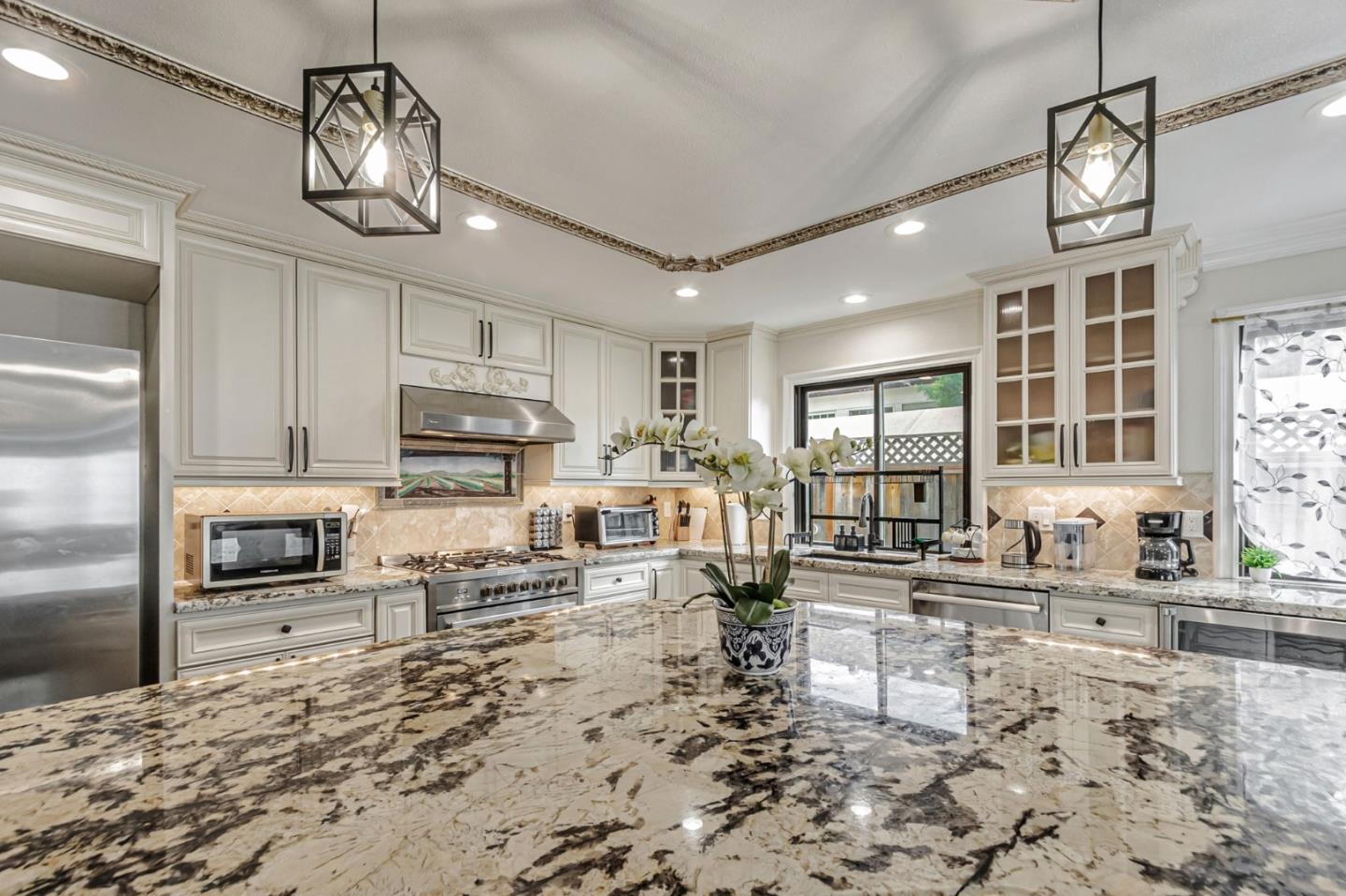 Detail Gallery Image 20 of 65 For 101 S 13th St, San Jose,  CA 95112 - 5 Beds | 5 Baths