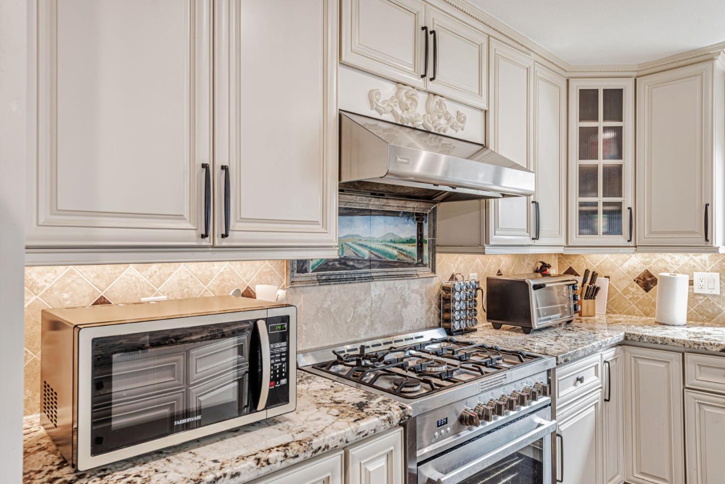 Detail Gallery Image 26 of 65 For 101 S 13th St, San Jose,  CA 95112 - 5 Beds | 5 Baths