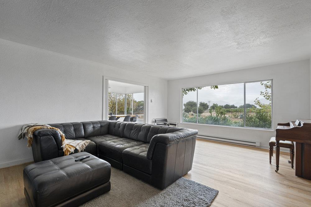 Detail Gallery Image 16 of 80 For 43002 Arroyo Seco Rd, Soledad,  CA 93960 - 4 Beds | 4 Baths