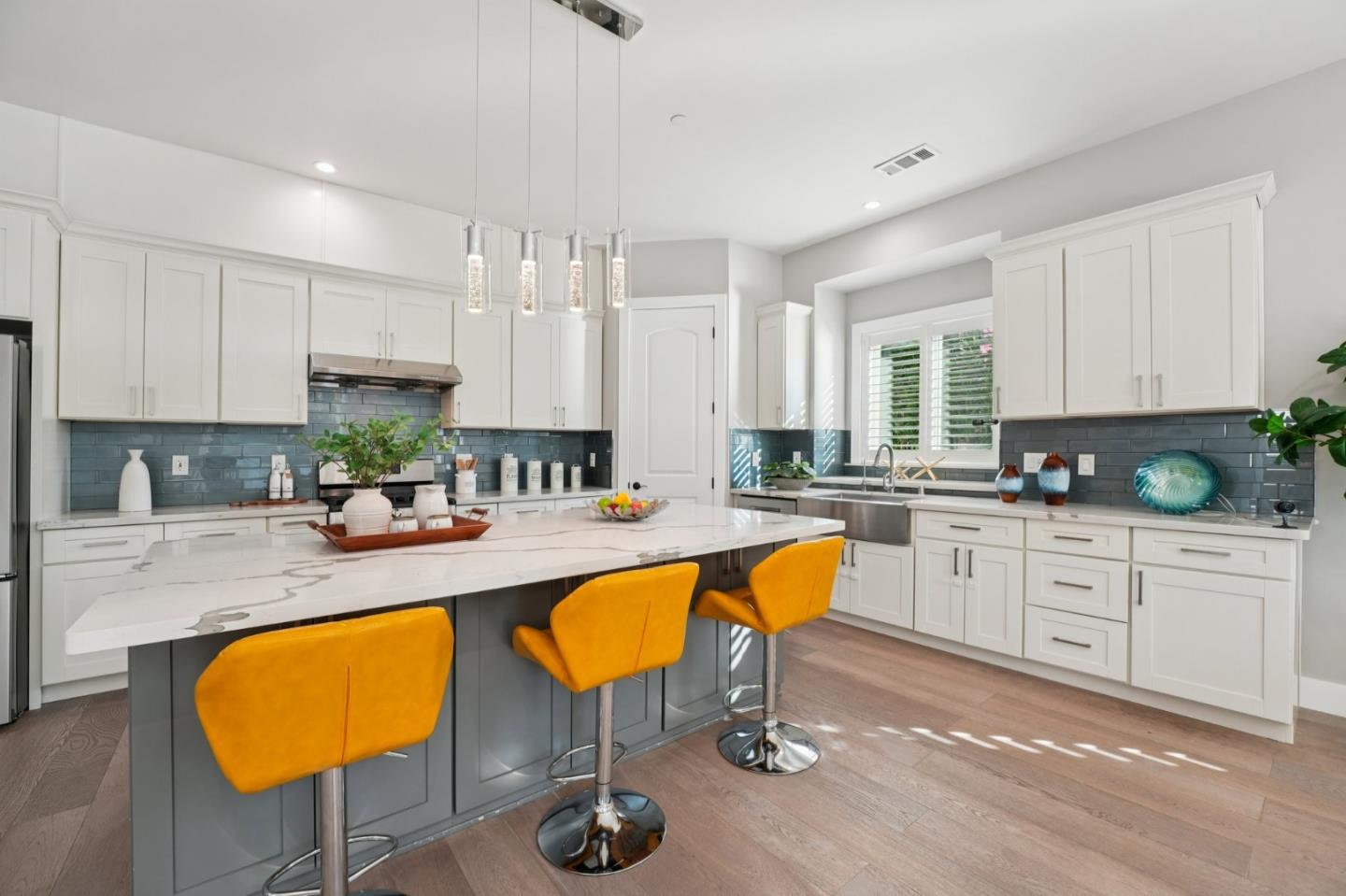 Detail Gallery Image 11 of 42 For 954 Burgoyne St, Mountain View,  CA 94043 - 4 Beds | 4 Baths