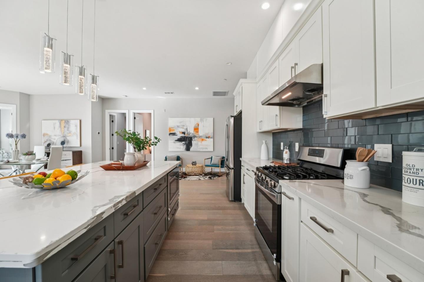 Detail Gallery Image 13 of 42 For 954 Burgoyne St, Mountain View,  CA 94043 - 4 Beds | 4 Baths