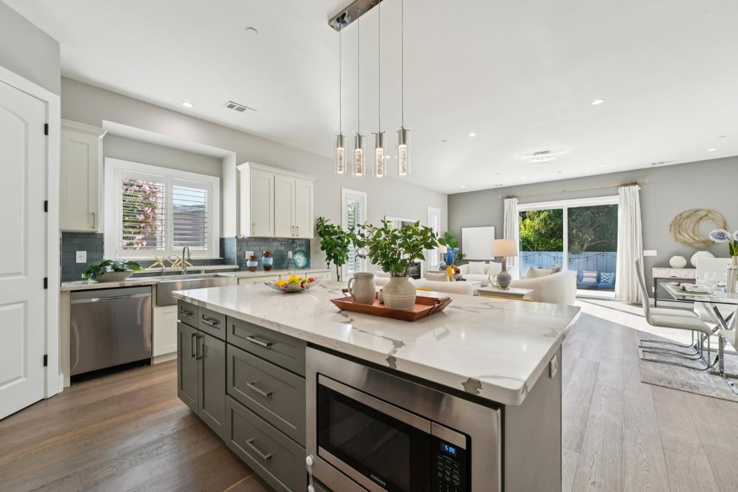 Detail Gallery Image 15 of 42 For 954 Burgoyne St, Mountain View,  CA 94043 - 4 Beds | 4 Baths