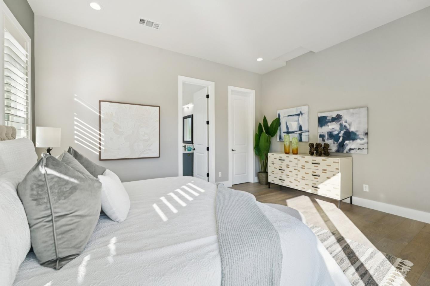 Detail Gallery Image 20 of 42 For 954 Burgoyne St, Mountain View,  CA 94043 - 4 Beds | 4 Baths