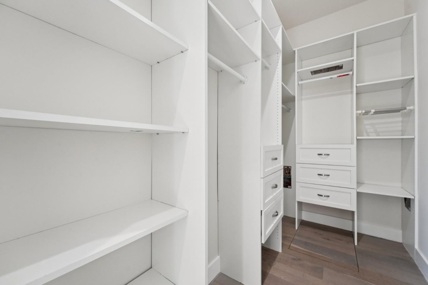 Detail Gallery Image 27 of 42 For 954 Burgoyne St, Mountain View,  CA 94043 - 4 Beds | 4 Baths