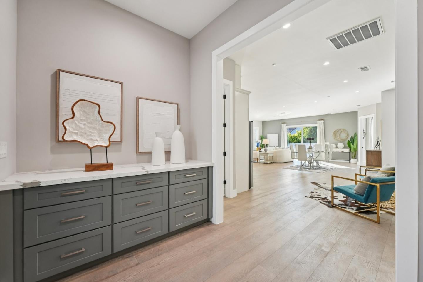 Detail Gallery Image 3 of 42 For 954 Burgoyne St, Mountain View,  CA 94043 - 4 Beds | 4 Baths