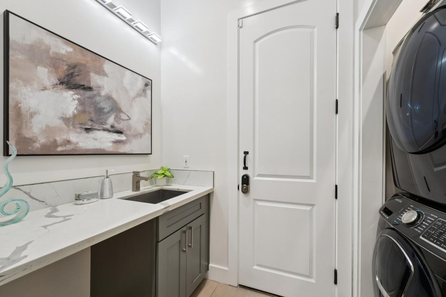 Detail Gallery Image 30 of 42 For 954 Burgoyne St, Mountain View,  CA 94043 - 4 Beds | 4 Baths