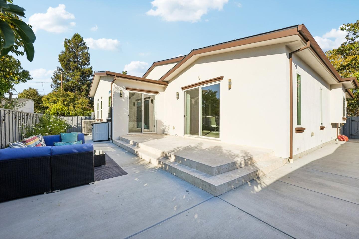 Detail Gallery Image 34 of 42 For 954 Burgoyne St, Mountain View,  CA 94043 - 4 Beds | 4 Baths