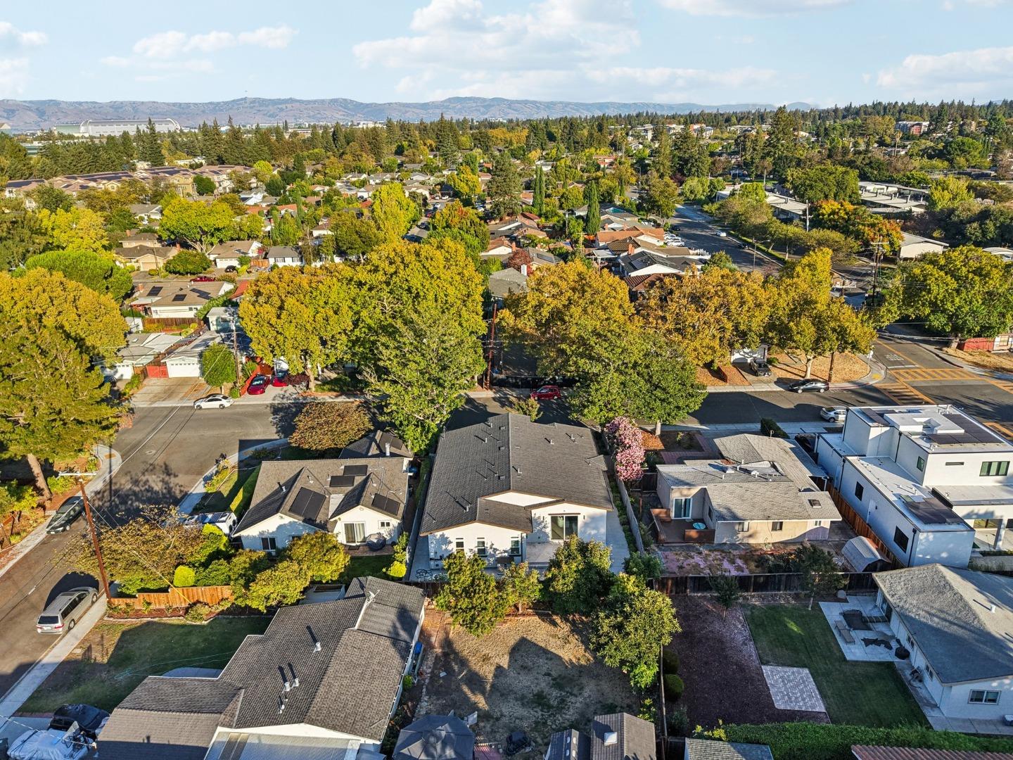 Detail Gallery Image 38 of 42 For 954 Burgoyne St, Mountain View,  CA 94043 - 4 Beds | 4 Baths