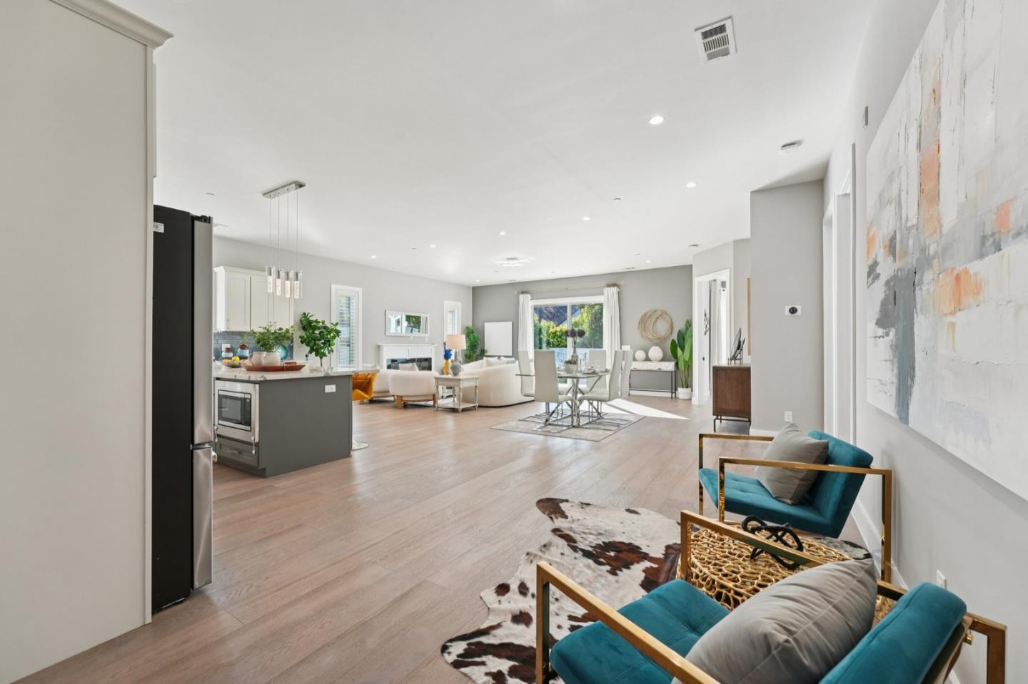 Detail Gallery Image 4 of 42 For 954 Burgoyne St, Mountain View,  CA 94043 - 4 Beds | 4 Baths